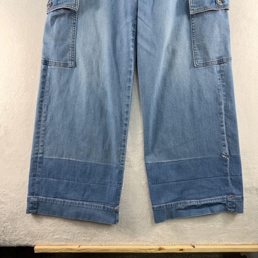 American Eagle 12 Super High Rise Baggy Wide Leg Cargo Stretch Jeans Light Blue - Picture 4 of 16